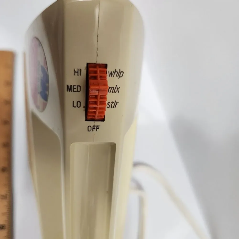 Vintage Scovill Hamilton Beach Mixette Hand Mixer Model 97 W Open Ended Beaters